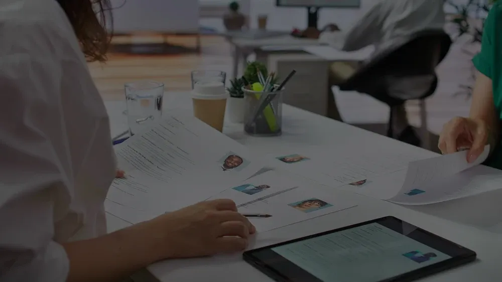 Collaborateurs du Groupe THEYS sur le terrain